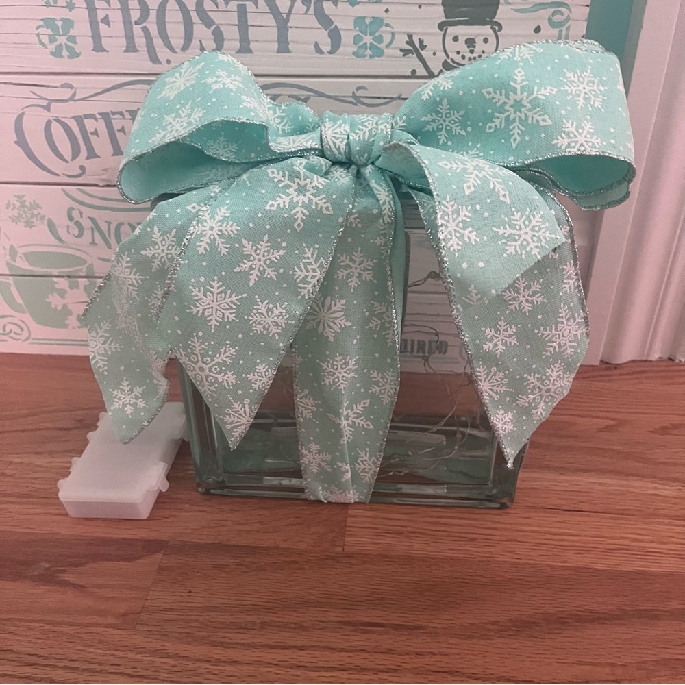 Snowflake Ribbon Holiday Decor - Picture 4 of 7
